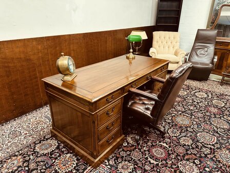 Klassiek-Engels-Eichholtz-Bureau