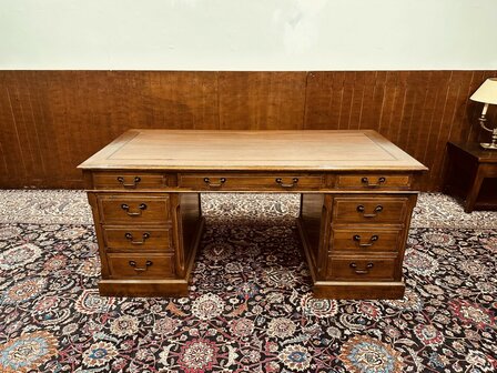 Klassiek-Engels-Eichholtz-Bureau