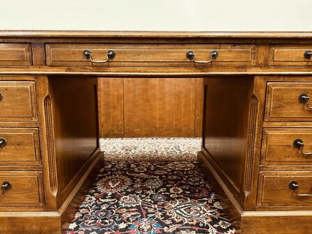 Klassiek-Engels-Eichholtz-Bureau
