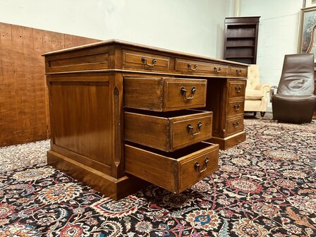 Klassiek-Engels-Eichholtz-Bureau