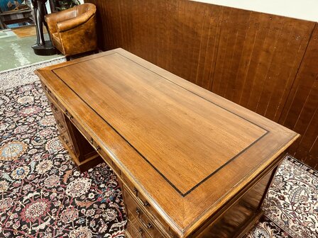 Klassiek-Engels-Eichholtz-Bureau