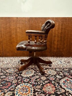 Engelse-Bruine-Chesterfield-Bureaustoel
