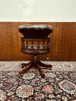 Engelse-Bruine-Chesterfield-Bureaustoel