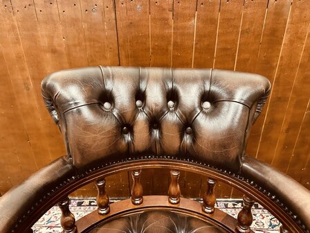 Engelse-Bruine-Chesterfield-Bureaustoel