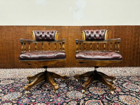 Set-Engelse-Chesterfield-Captain-Chairs