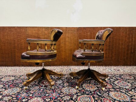 Set-Engelse-Chesterfield-Captain-Chairs