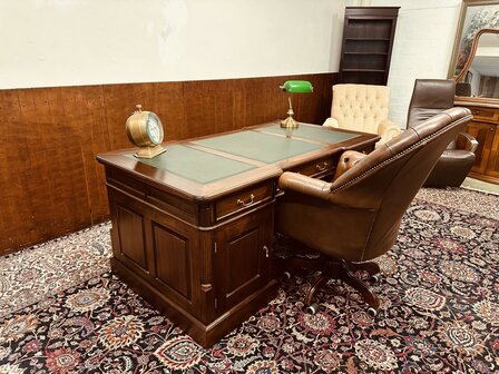 Chesterfield-Engels-Bureau-Partnerdesk