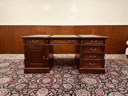 Chesterfield-Engels-Bureau-Partnerdesk