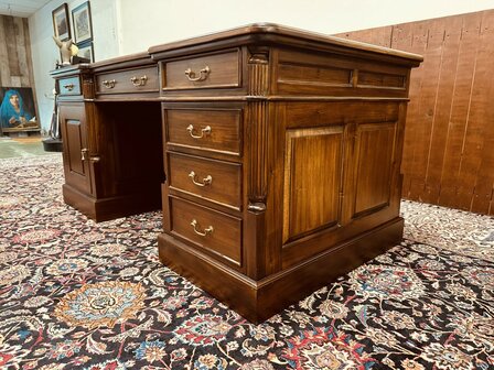 Chesterfield-Engels-Bureau-Partnerdesk