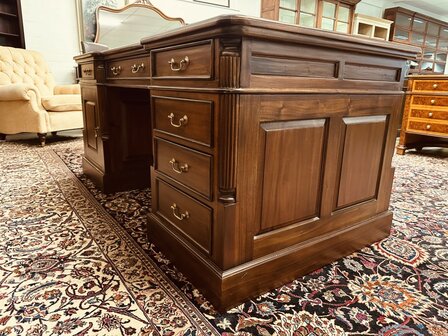 Chesterfield-Engels-Bureau-Partnerdesk