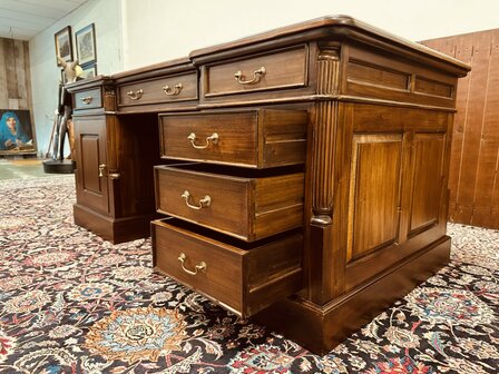 Chesterfield-Engels-Bureau-Partnerdesk