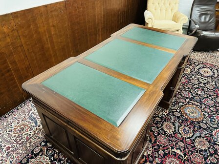 Chesterfield-Engels-Bureau-Partnerdesk