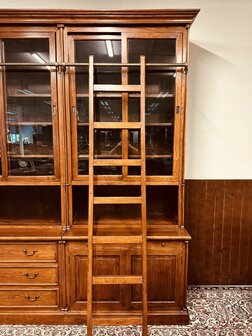 Klassiek-Engelse-Bibliotheekkast