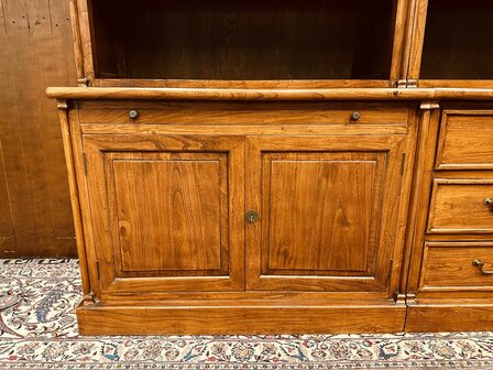 Klassiek-Engelse-Bibliotheekkast