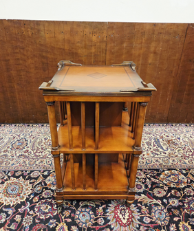 Antieke-klassieke-engelse-boekenmolen-draaibare-boekenkast-1