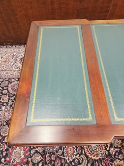 Antiek-Engels-Chesterfield-bureau-partnerdesk-met-lederen-inleg-13