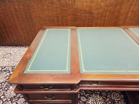 Antiek-Engels-Chesterfield-bureau-partnerdesk-met-lederen-inleg-11