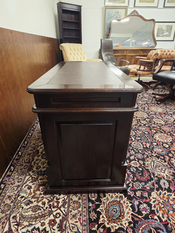 Antiek-klassiek-Engels-bureau-met-lederen-werkblad-4