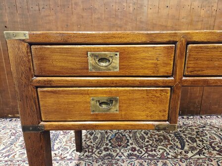 Klassieke-Engelse-eikenhout-campaign-maritieme-schrijftafel-bureau-eik-messing-8