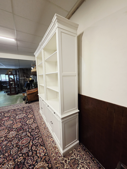 Witte-klassieke-boekenkast-kast-4