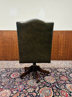 Engelse-President-Chair-Olijfgroen