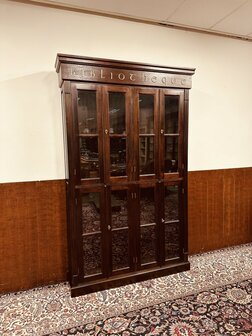 Klassiek-Engelse-Bibliotheque-Boekenkast