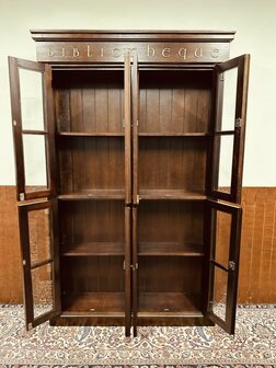 Klassiek-Engelse-Bibliotheque-Boekenkast