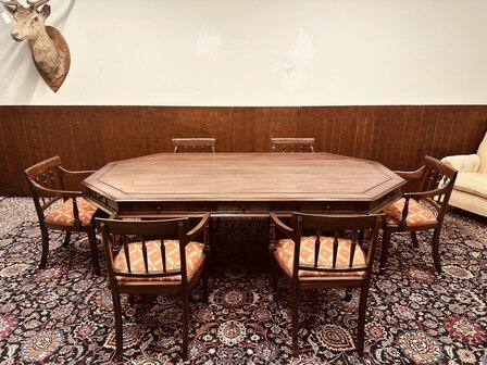Klassiek-Engelse-Vergadertafel-met-Stoelen