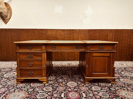 Klassiek-Engels-Bureau-Partnerdesk