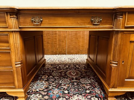 Klassiek-Engels-Bureau-Partnerdesk