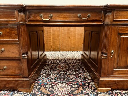 Klassiek-Engels-Chesterfield-Bureau-Partnerdesk