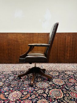 Engelse-Antieke-Chesterfield-Bureaustoel