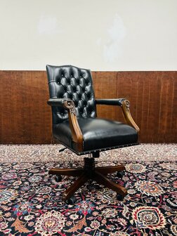 Zwarte-Engelse-Chesterfield-President-Chair