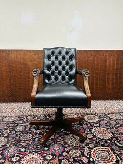 Zwarte-Engelse-Chesterfield-President-Chair
