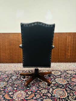 Zwarte-Engelse-Chesterfield-President-Chair