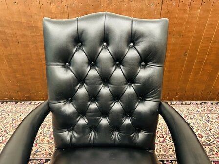 Zwarte-Engelse-Chesterfield-President-Chair