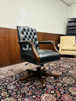 Zwarte-Engelse-Chesterfield-President-Chair
