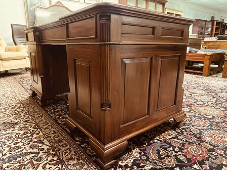 Engels-Klassiek-Bureau-met-Groene-Inleg