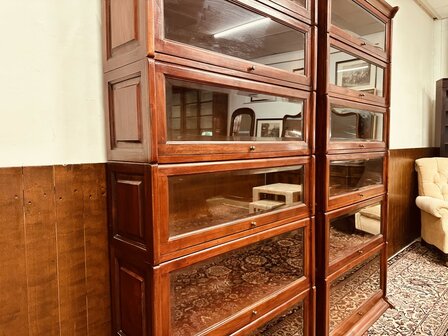 Engelse-Klassieke-Globe-Wernicke-Boekenkast
