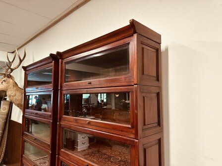 Engelse-Klassieke-Globe-Wernicke-Boekenkast