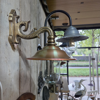 Klassieke-bronze-buitenlamp-wandlamp-koper-brons