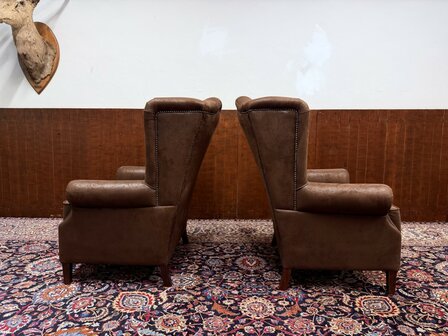 Klassiek-Engels-Chesterfield-Gestofeerde-Fauteuil-Club-Chair-met-Hocker-Poef-3