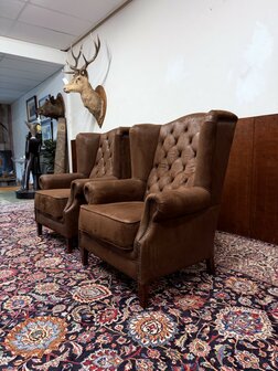 Klassiek-Engels-Chesterfield-Gestofeerde-Fauteuil-Club-Chair-met-Hocker-Poef-5