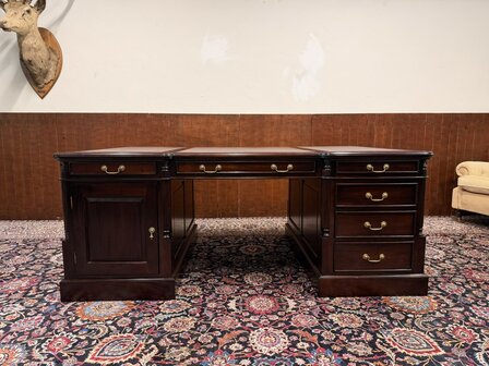 Groot-Klassiek-Engels-Antiek-Bureau-Partnerdesk-Lederen-Inleg-2