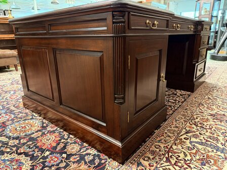 Groot-Klassiek-Engels-Antiek-Bureau-Partnerdesk-Lederen-Inleg-8