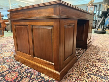 Klassiek-Engels-Antiek-Oud-Bureau-Desk-met-Zwart-Lederen-Inleg-6