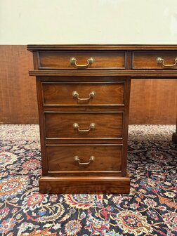 Klassiek-Engels-Antiek-Oud-Bureau-Desk-met-Zwart-Lederen-Inleg-8