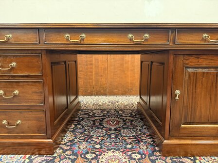 Klassiek-Engels-Antiek-Oud-Bureau-Desk-met-Zwart-Lederen-Inleg-9