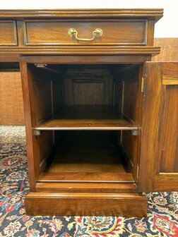 Klassiek-Engels-Antiek-Oud-Bureau-Desk-met-Zwart-Lederen-Inleg-14