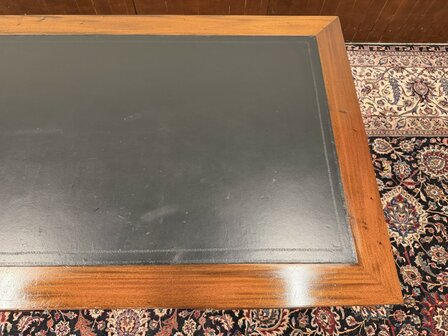 Klassiek-Engels-Antiek-Oud-Bureau-Desk-met-Zwart-Lederen-Inleg-17